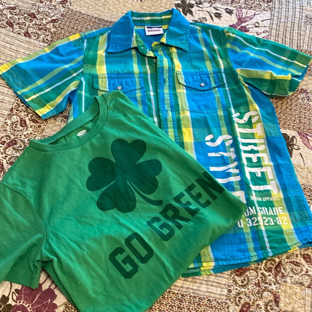 Set of tops for boys 8 years.